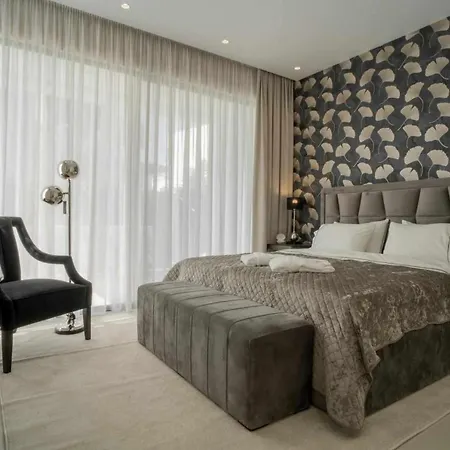 Villa Chalet En Lomas De Malaga Marbella