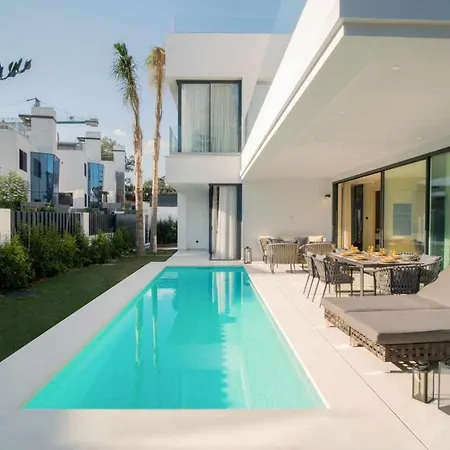 Villa Chalet En Lomas De Malaga *